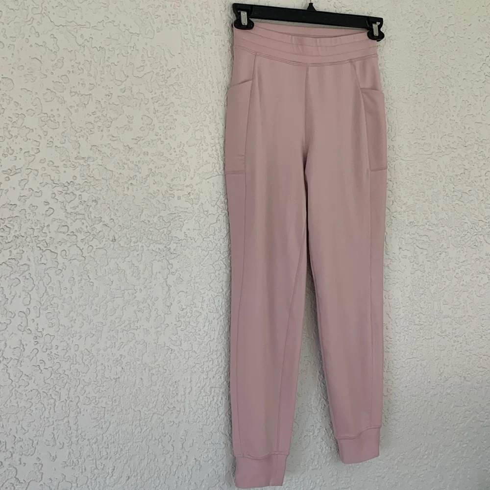 Fabletics joggers with size pockets lilac color size xs